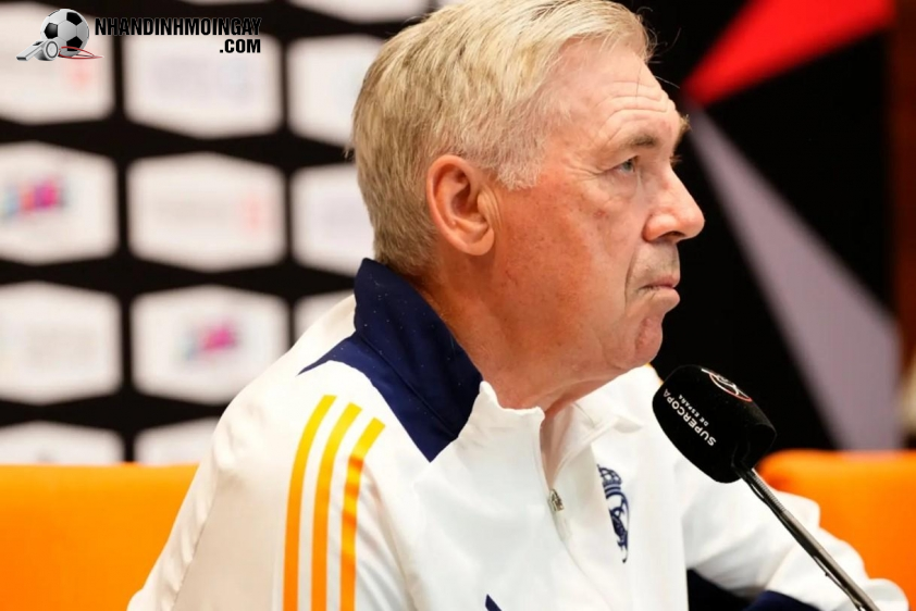 Ancelotti bắt đầu khiến mọi người ở Real Madrid khó chịu vì sự cố chấp của mình.