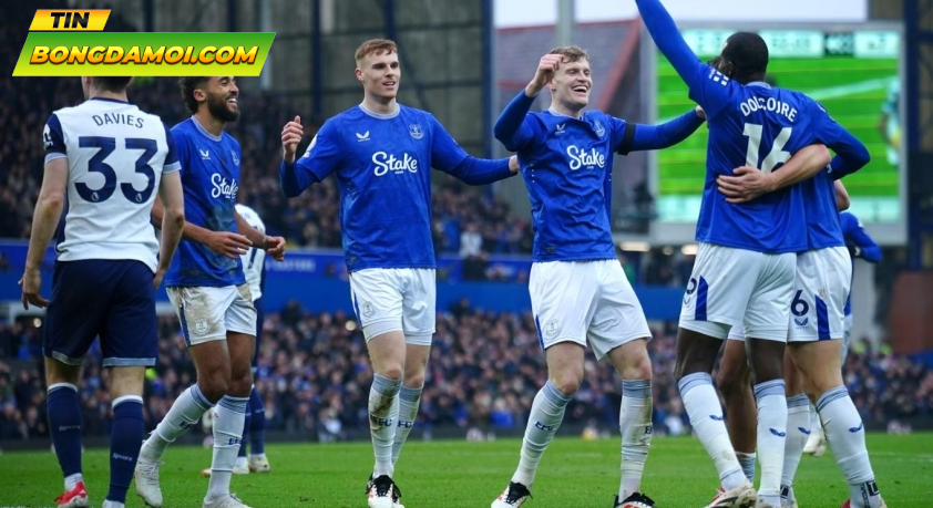 Everton đánh bại Spurs để giành trọn 3 điểm.