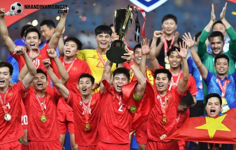 “Đội Tuyển Việt Nam Lập Nên Lịch Sử Với Chiến Thắng Vang Dội Tại AFF Cup 2024”