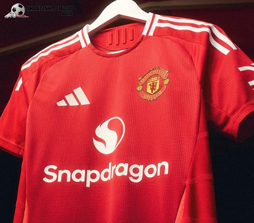 Snapdragon vẫn là nhà tài trợ chính của Manchester United.