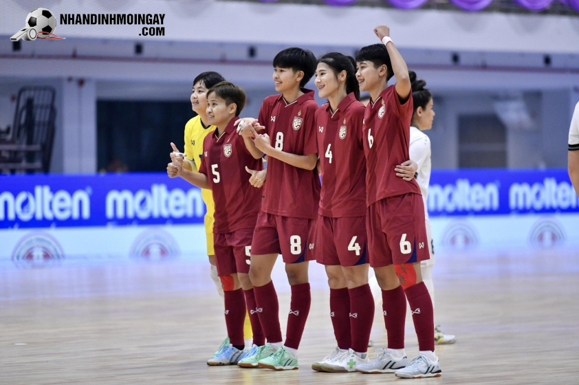 ĐT futsal nữ Thái Lan thị uy sức mạnh, đè bẹp đối thủ Iraq (Ảnh: FAT)