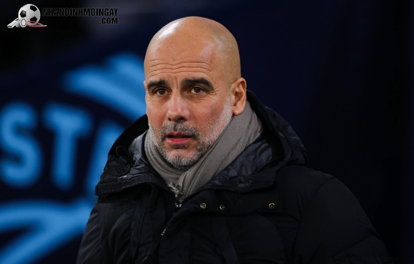 Pep Guardiola trải qua mùa giải khó khăn cùng Man City. Ảnh: Getty