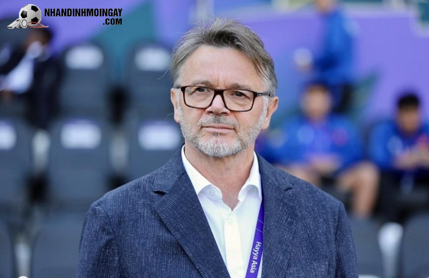 HLV Troussier gửi lời chúc mừng ĐT Việt Nam vô địch AFF Cup